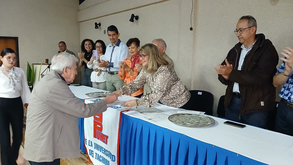 apunet 50 años 2
