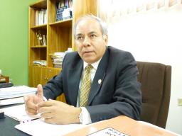 El Decano Luis Vergara suministr&oacute; la informaci&oacute;n